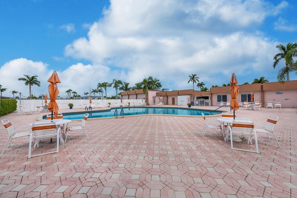 2523 Dudley Drive W, Unit B, West Palm Beach, FL 33415 Photo