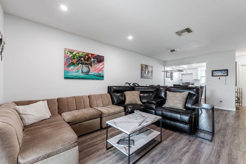 2523 Dudley Drive W, Unit B, West Palm Beach, FL 33415 Photo