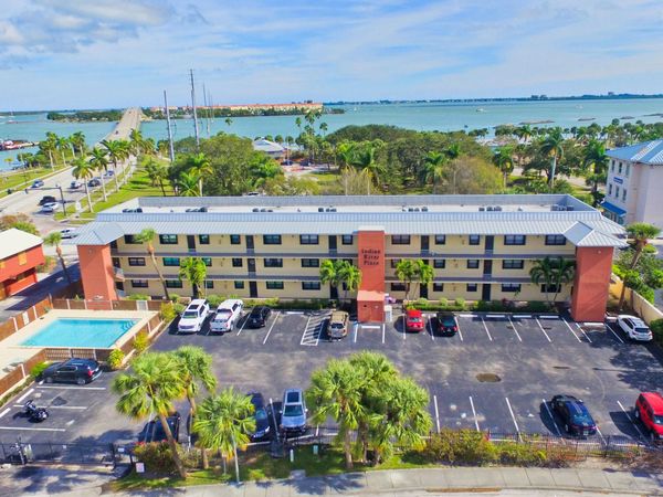 701 N INDIAN RIVER Drive, Unit 105, Fort Pierce, FL 34949