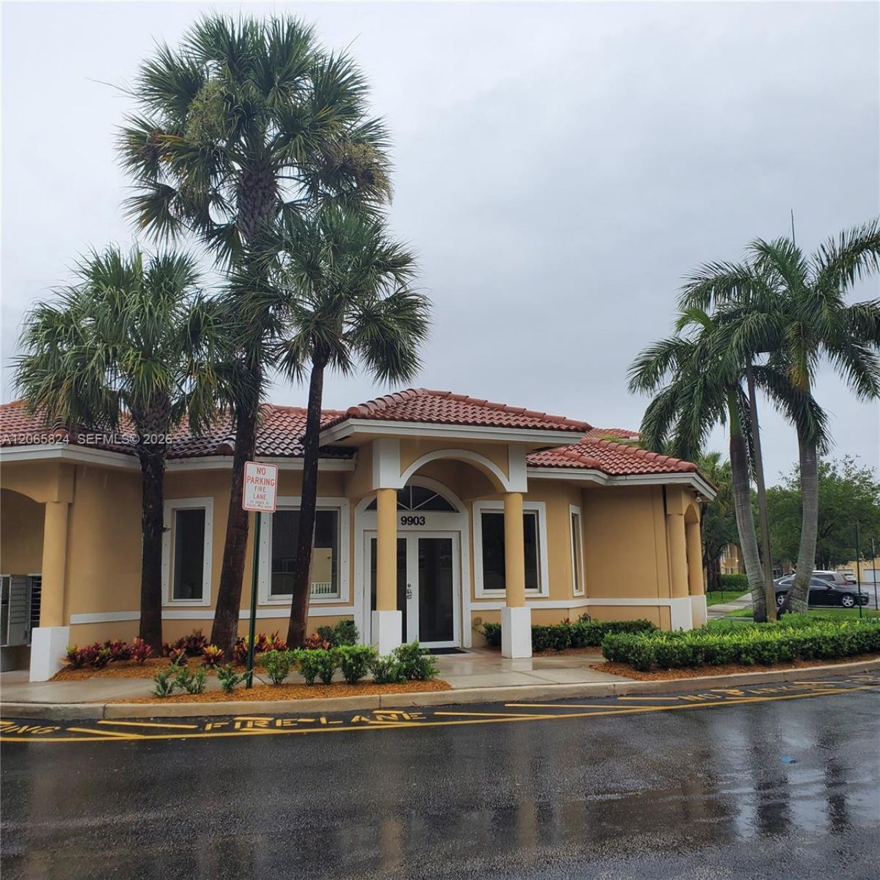 9909 Westwood Dr, Unit 12-1, Tamarac, FL 33321 Photo