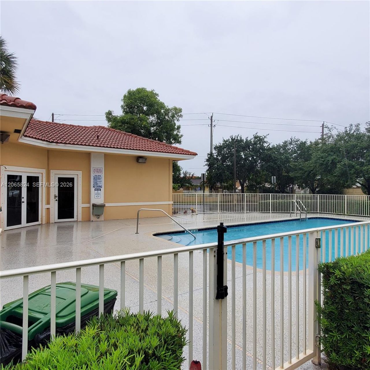 9909 Westwood Dr, Unit 12-1, Tamarac, FL 33321 Photo