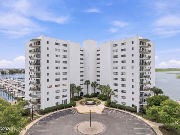 322 Causeway Drive, Unit Ste 401, Wrightsville Beach, NC 28480
