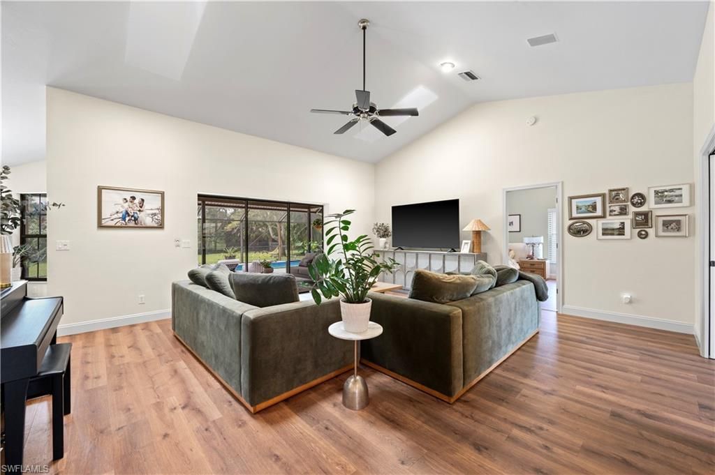6560 Kestrel Cir, Fort Myers, FL 33966 Photo