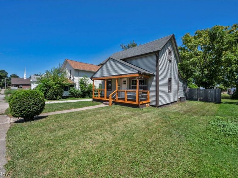 1007 Lake Avenue, Elyria, OH 44035 Photo 4