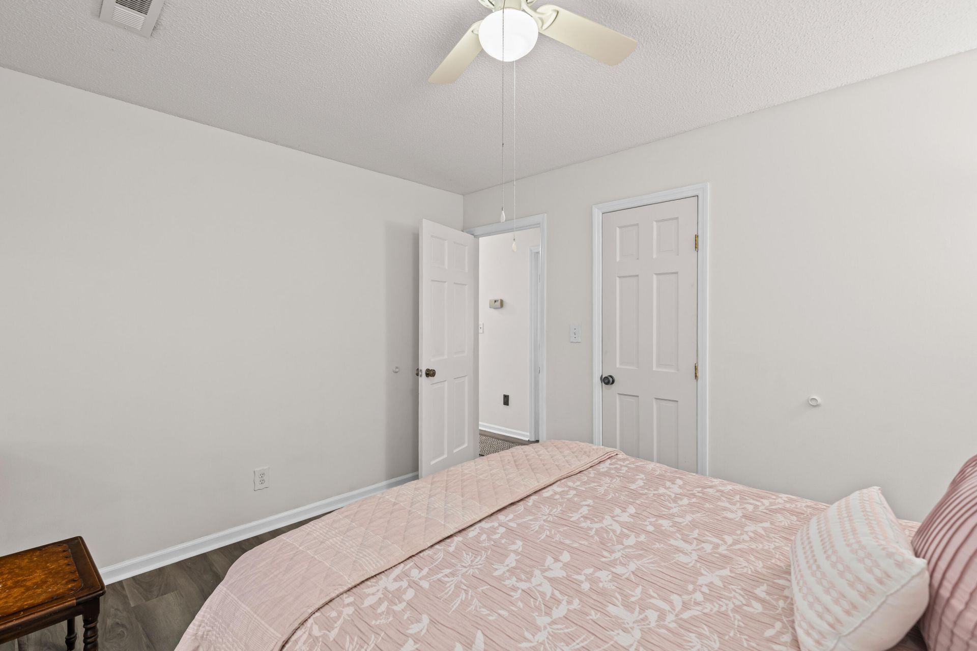 111 Seven Oaks Lane Photo 27
