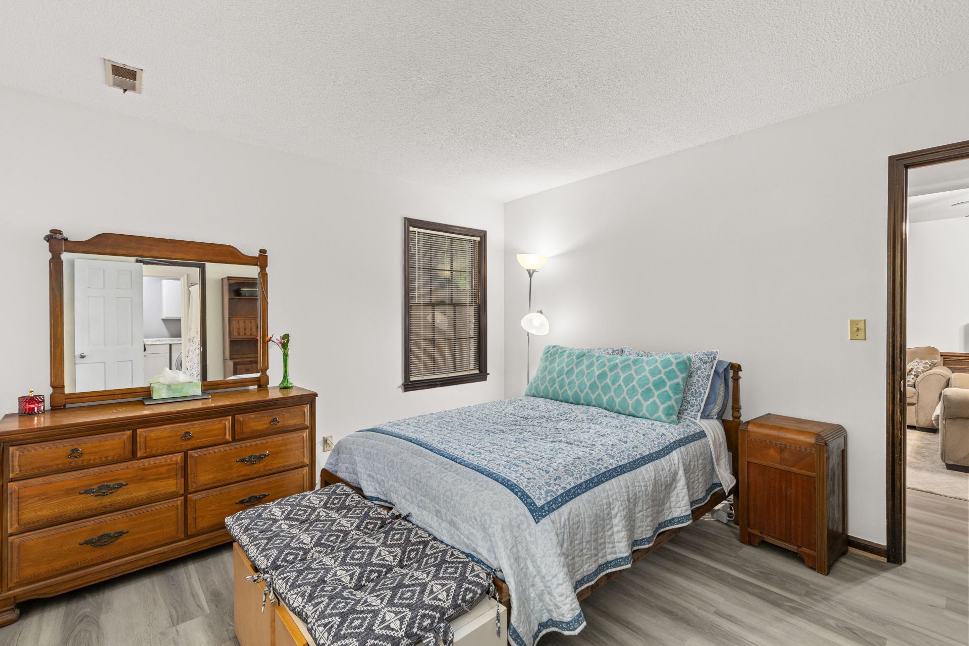 111 Seven Oaks Lane Photo 38