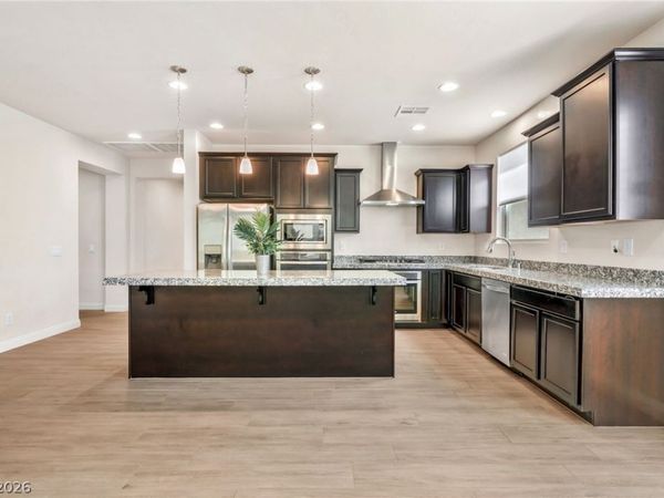 9729 Ponderosa Skye Court , Las Vegas, NV 89166