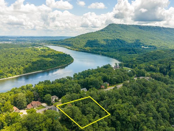 3018 Waterfront Court, Chattanooga, TN 37419