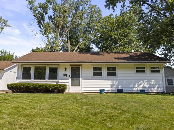 35 Richards Drive, Delaware, OH 43015