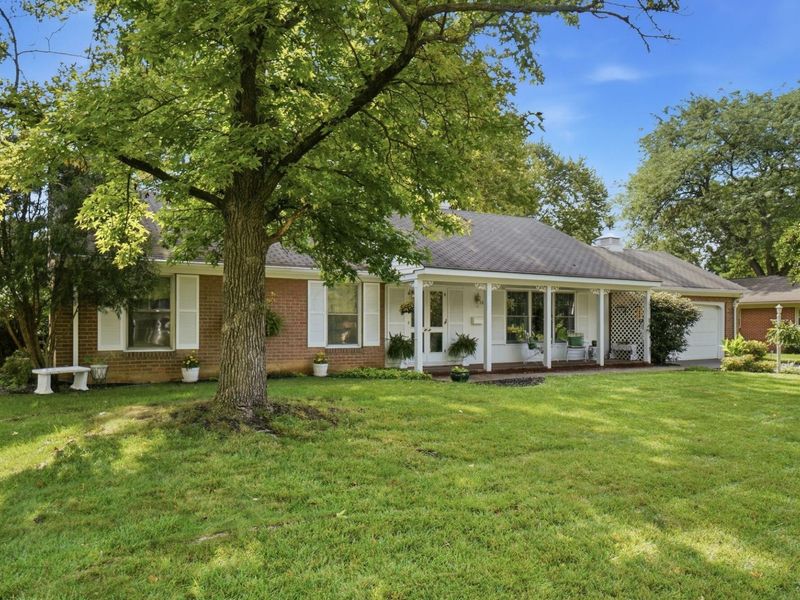 3836 Bickley Place, Columbus, OH 43220 Photo 2
