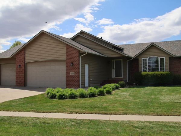 809 S Outlook Dr, Sioux Falls, SD 57106