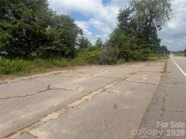 5621 Oxford School Road , Claremont, NC 28610