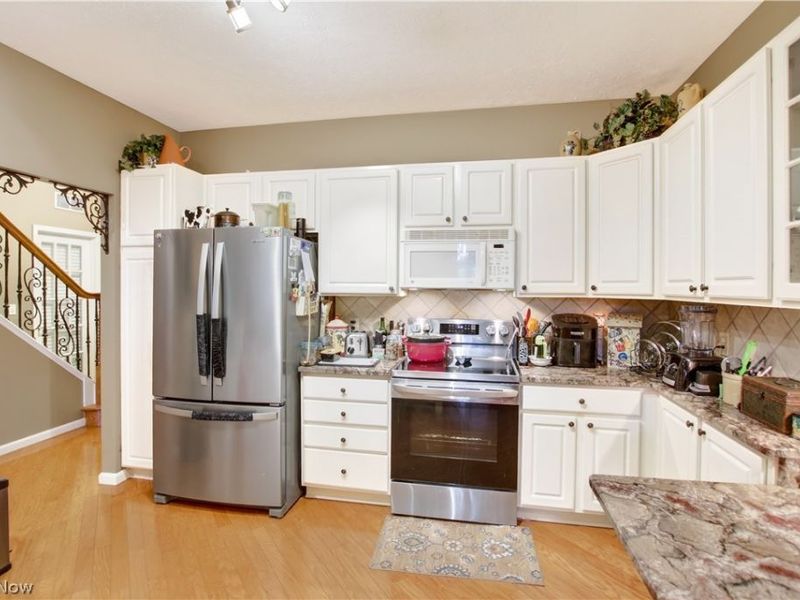33253 Fairport Drive, Avon Lake, OH 44012 Photo 18