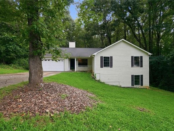 3971 Woodbridge Drive , Snellville, GA 30039
