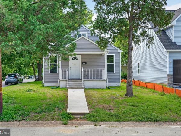 900 CENTRAL AVENUE, NEW CASTLE, DE 19720