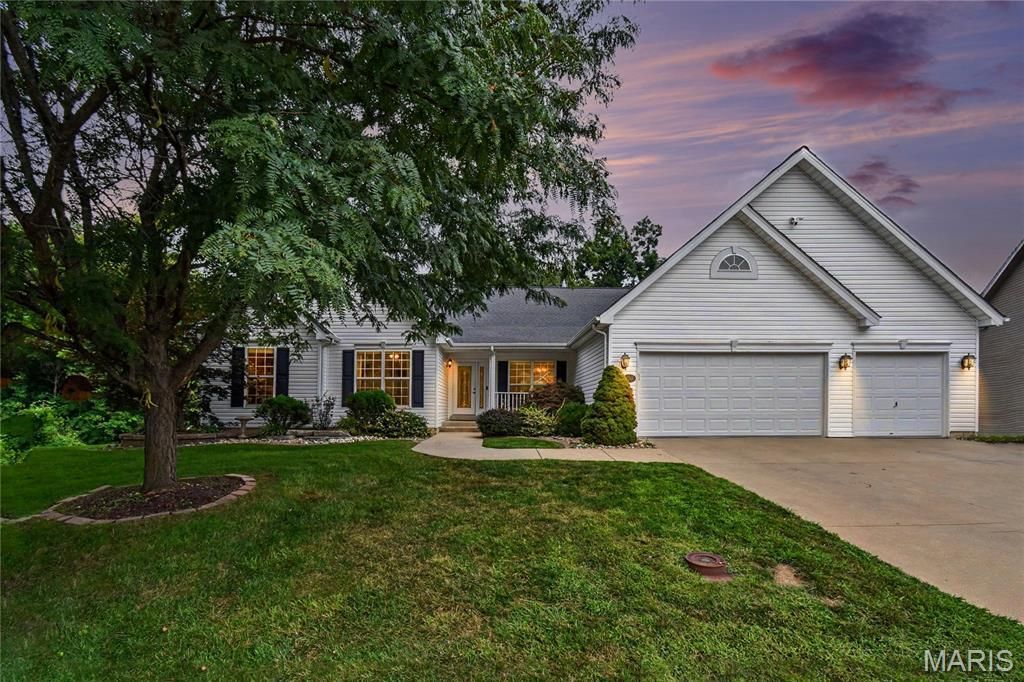 6701 Oxford Lane, Maryville, IL 62062 Main Photo