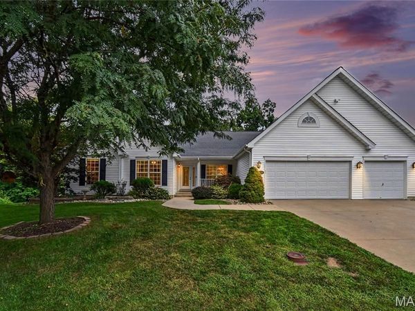 6701 Oxford Lane, Maryville, IL 62062
