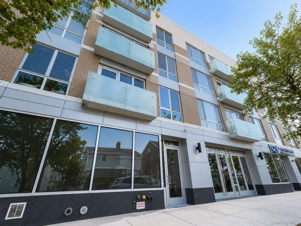 158-16 79th Avenue , Fresh Meadows, NY 11366