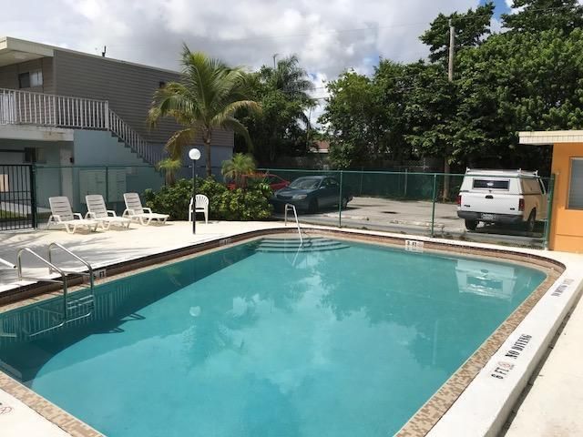 1500 Crescent Circle, Unit B211, Lake Park, FL 33403 Photo