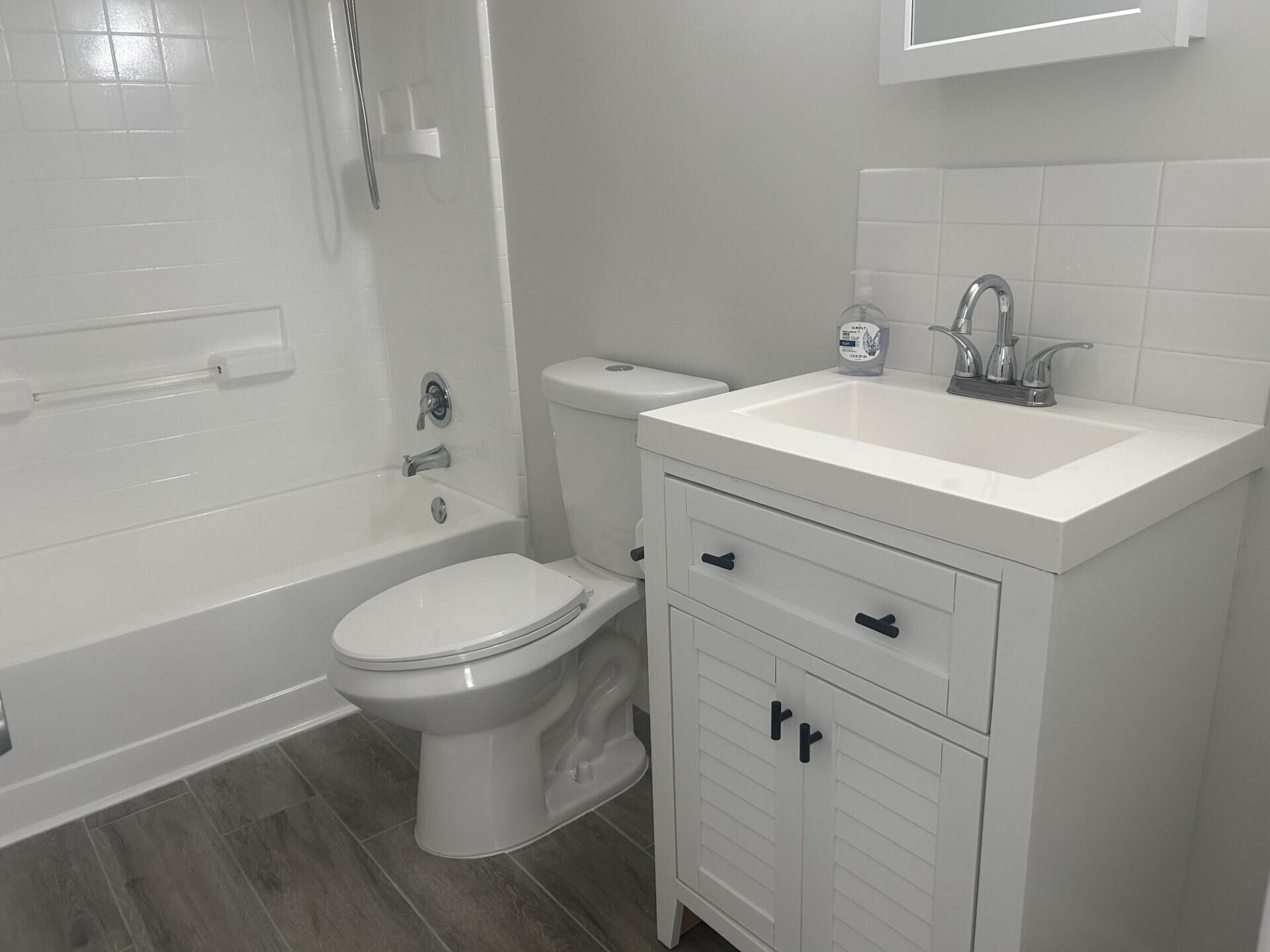 1500 Crescent Circle, Unit B211, Lake Park, FL 33403 Photo