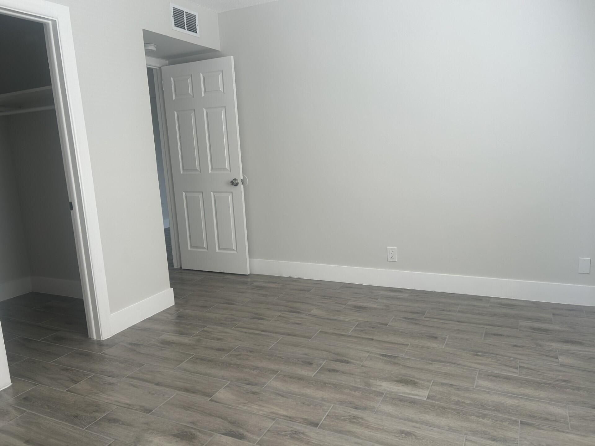 1500 Crescent Circle, Unit B211, Lake Park, FL 33403 Photo