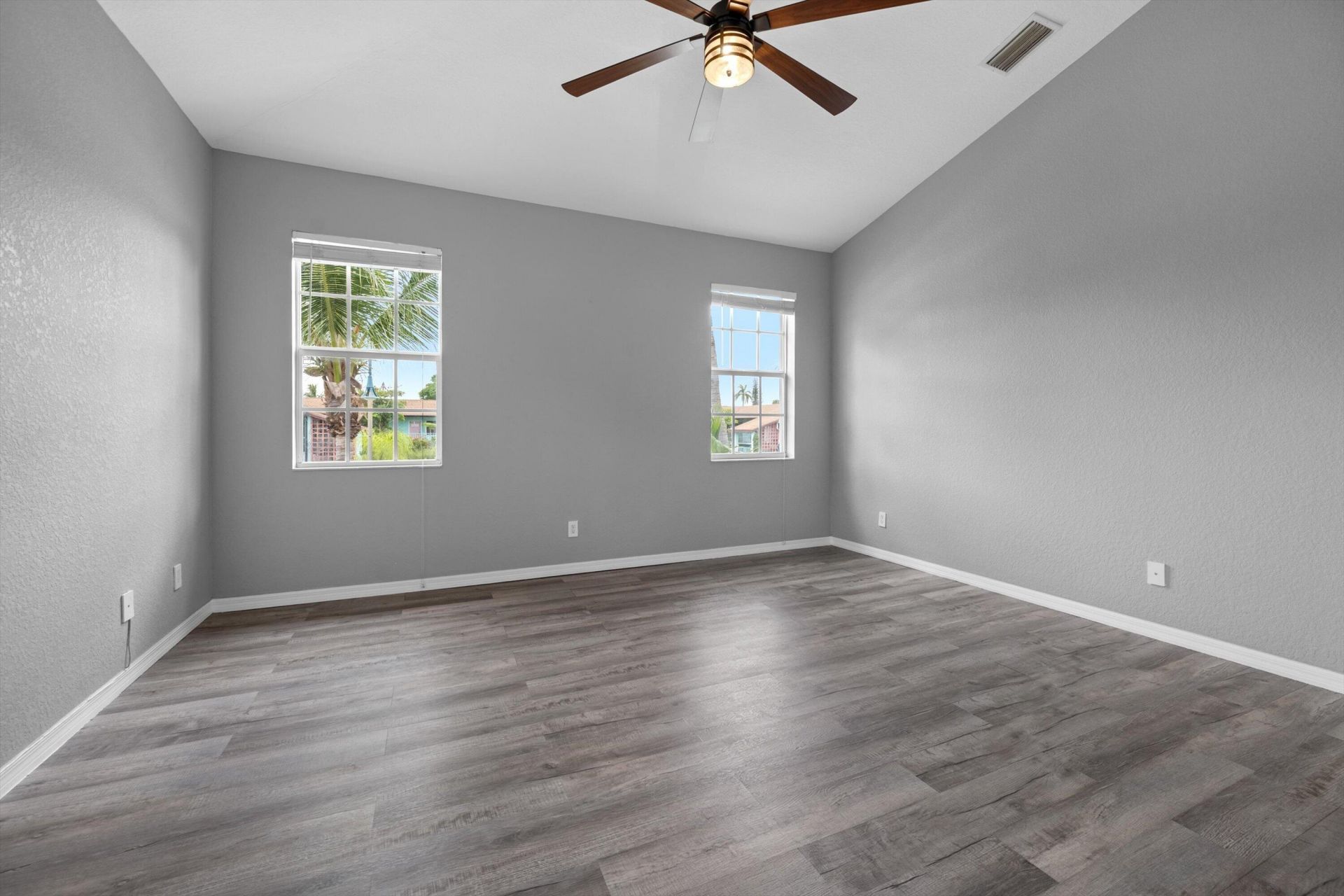 902 S Federal Highway, Lake Worth Beach, FL 33460 Photo