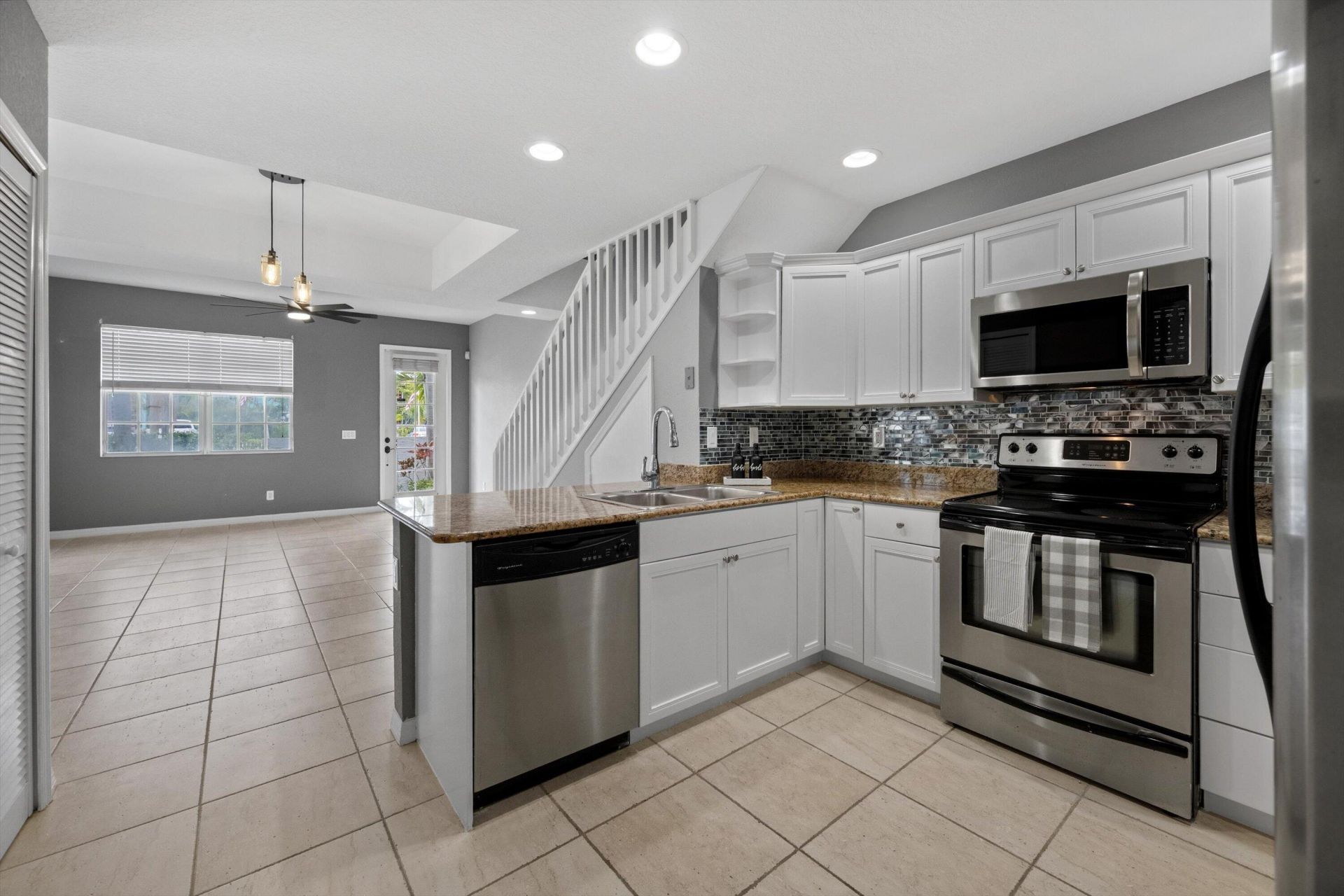 902 S Federal Highway, Lake Worth Beach, FL 33460 Photo