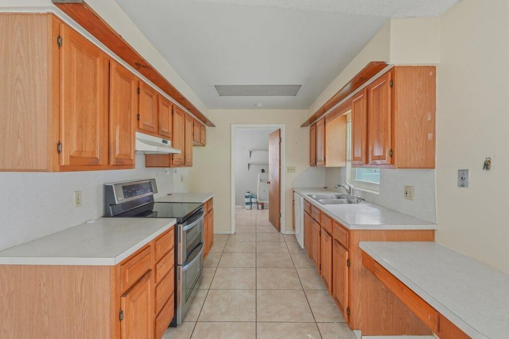 2907 Sherwood Lane, Fort Pierce, FL 34982 Photo