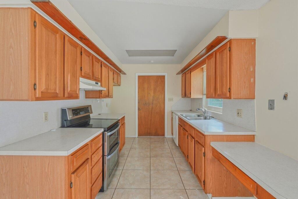 2907 Sherwood Lane, Fort Pierce, FL 34982 Photo