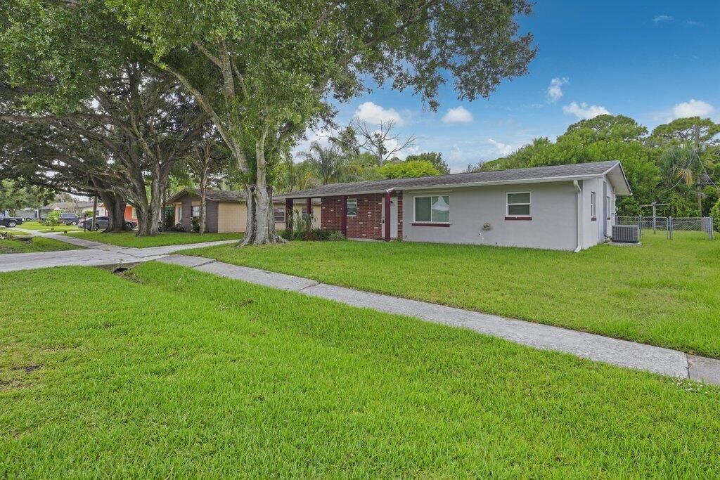 2907 Sherwood Lane, Fort Pierce, FL 34982 Photo