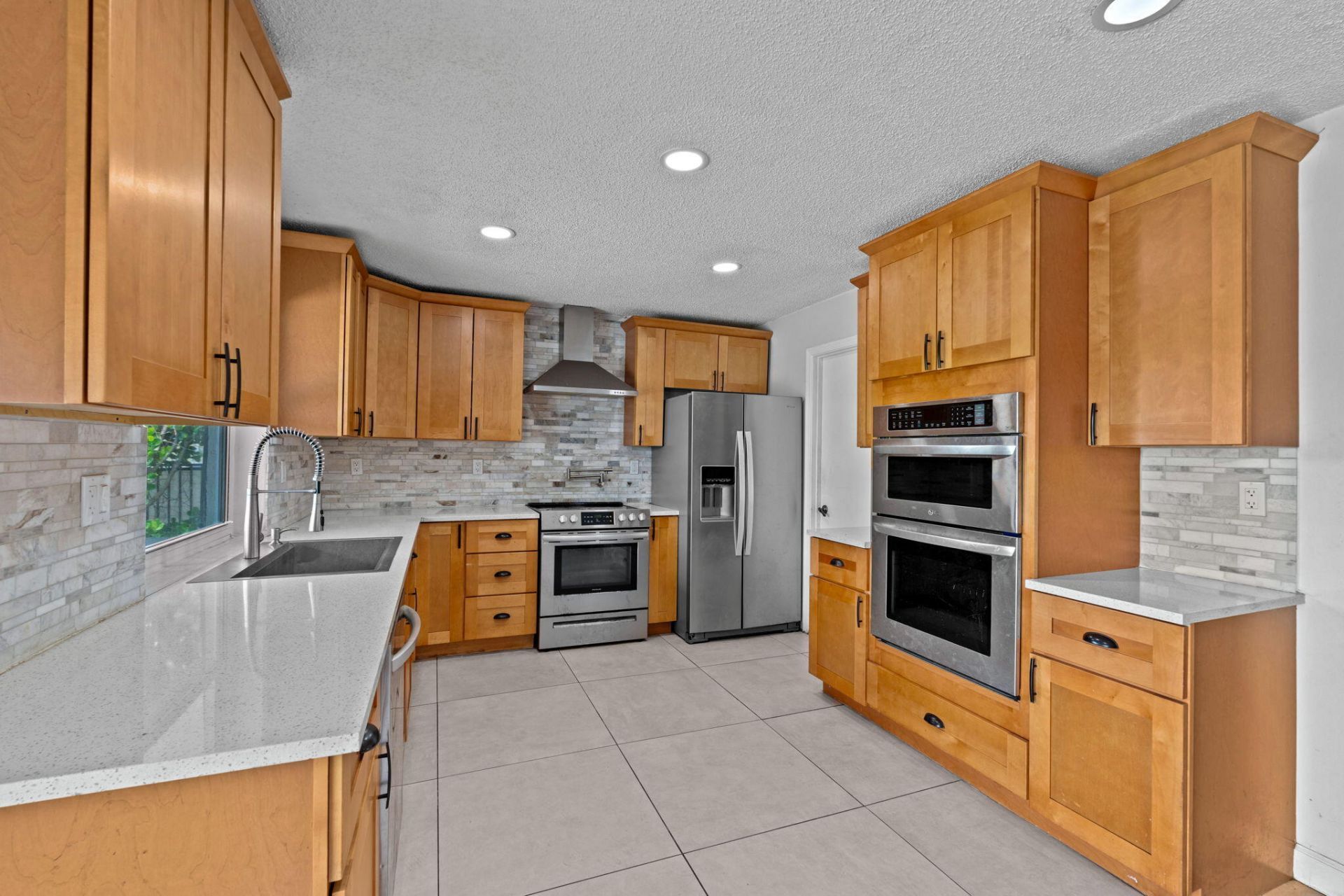 8560 NW 2nd Street, Coral Springs, FL 33071 Photo