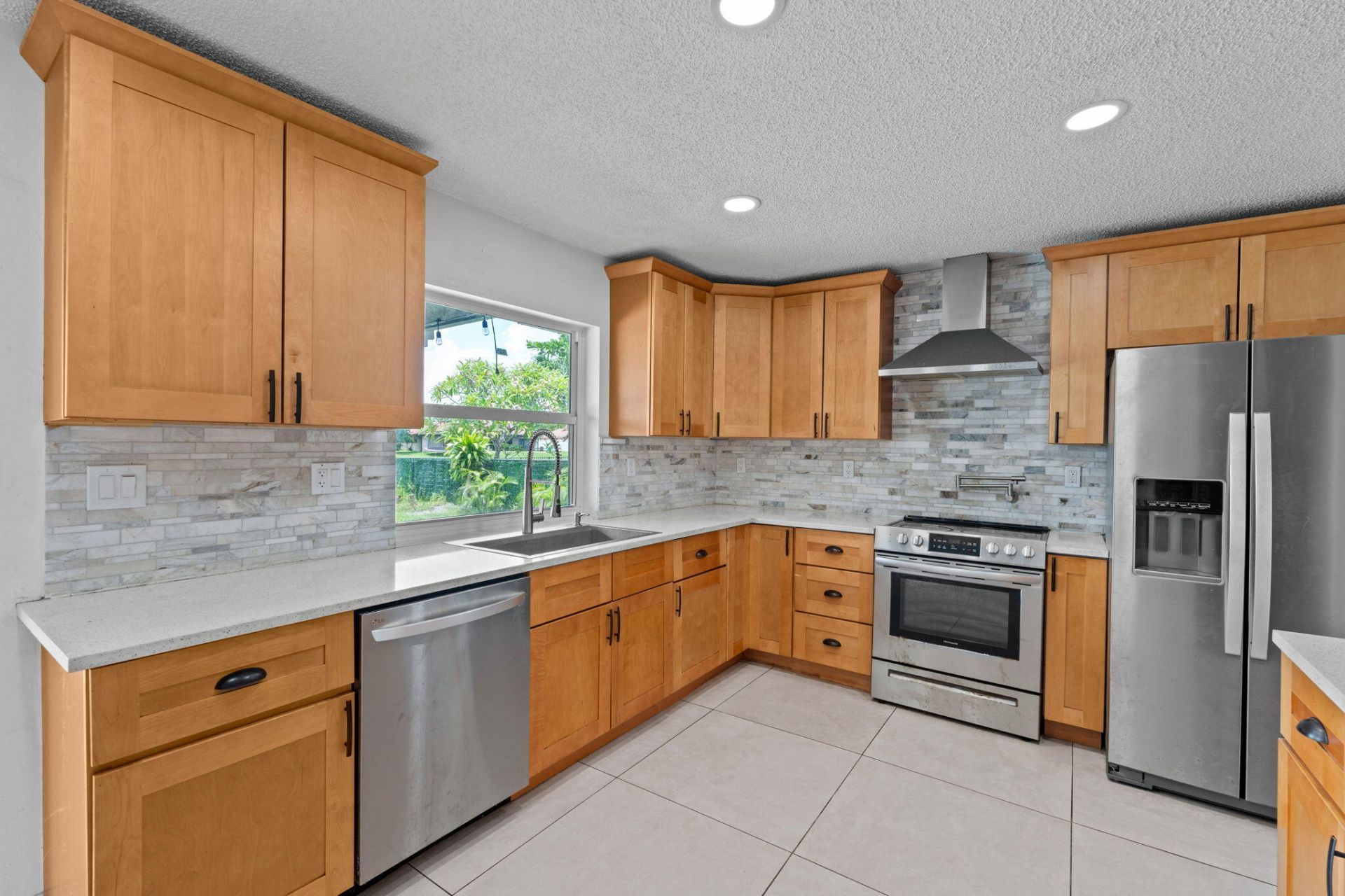 8560 NW 2nd Street, Coral Springs, FL 33071 Photo