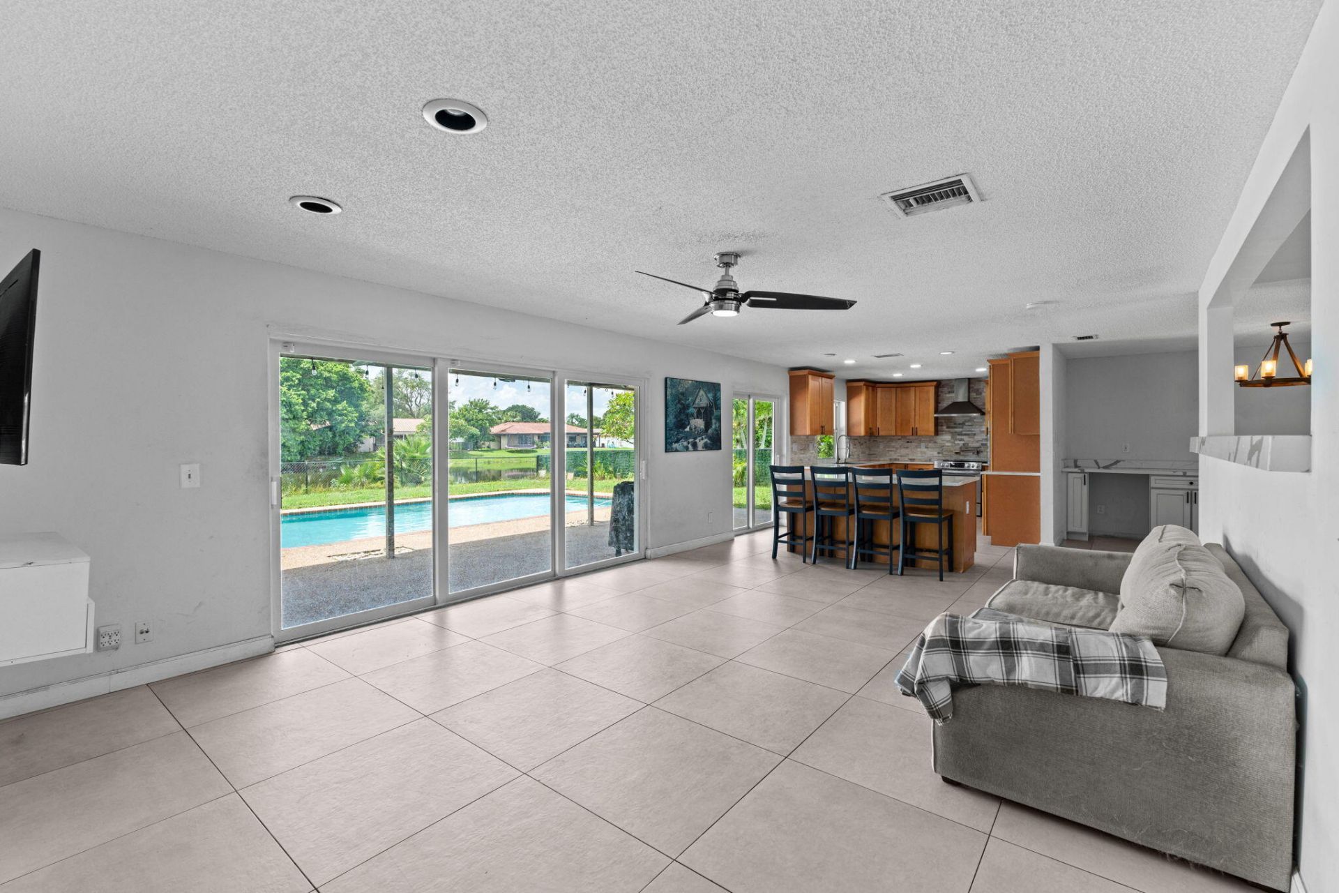 8560 NW 2nd Street, Coral Springs, FL 33071 Photo