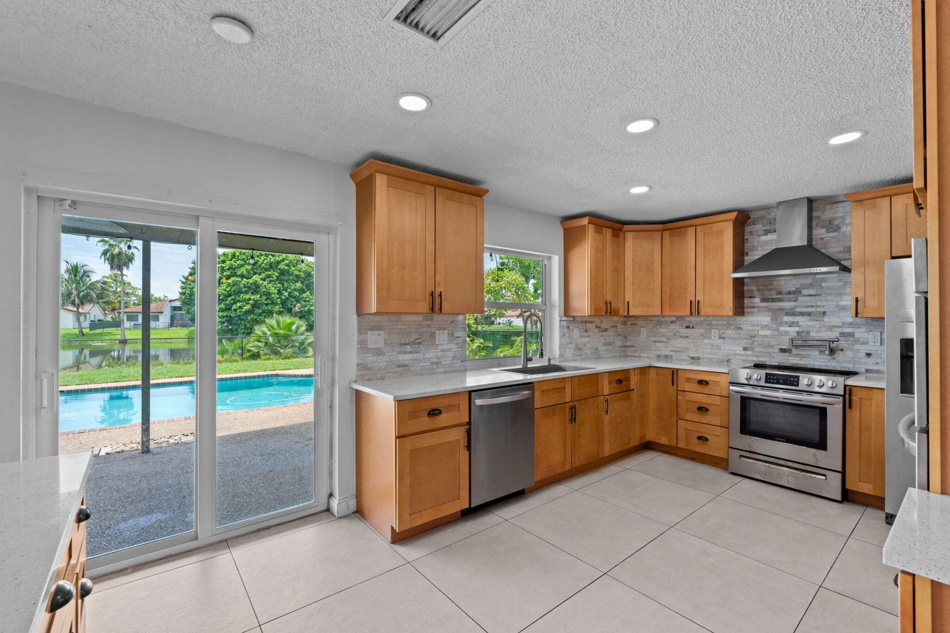 8560 NW 2nd Street, Coral Springs, FL 33071 Photo
