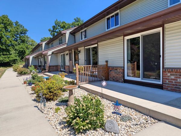 246 Ba Wood Lane, Janesville, WI 53545