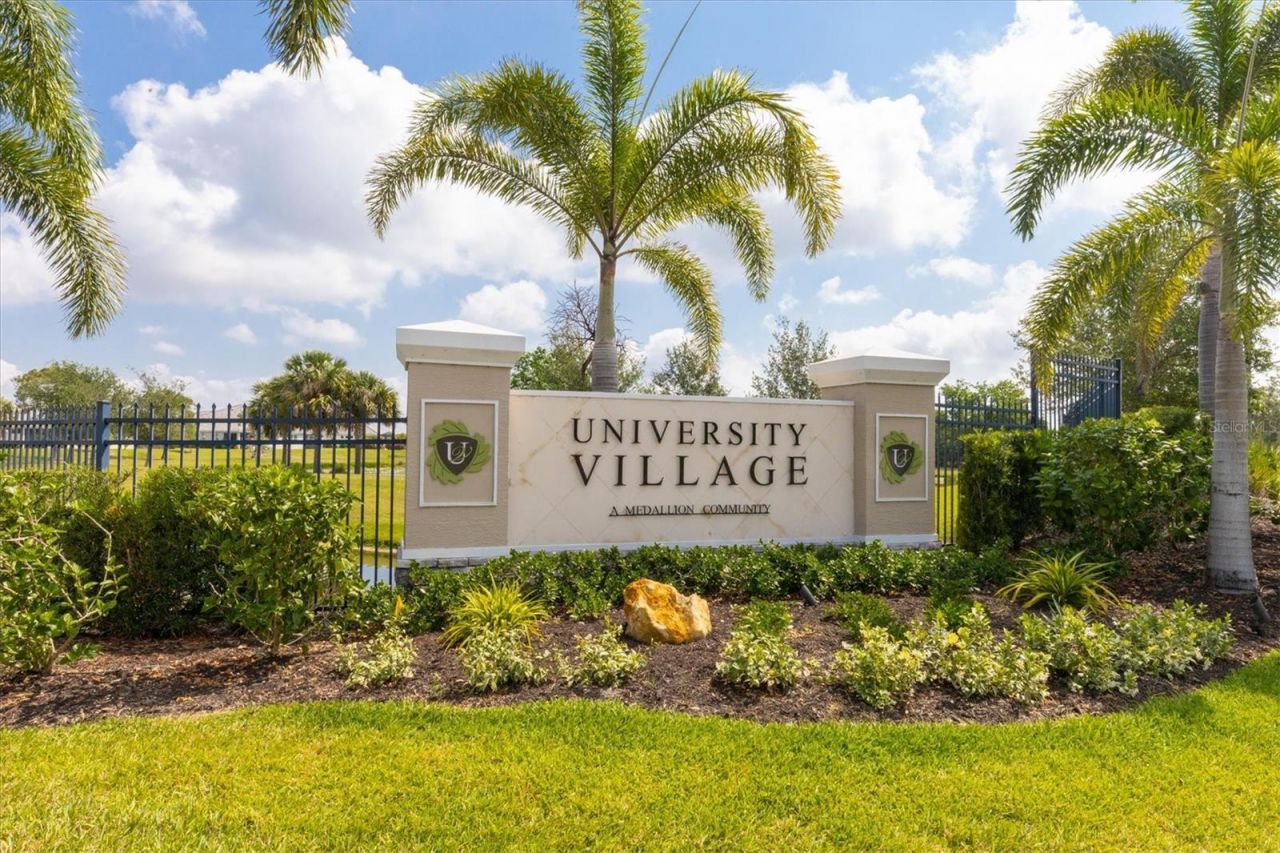 2905 Trustee Avenue, Sarasota, FL 34243 Photo