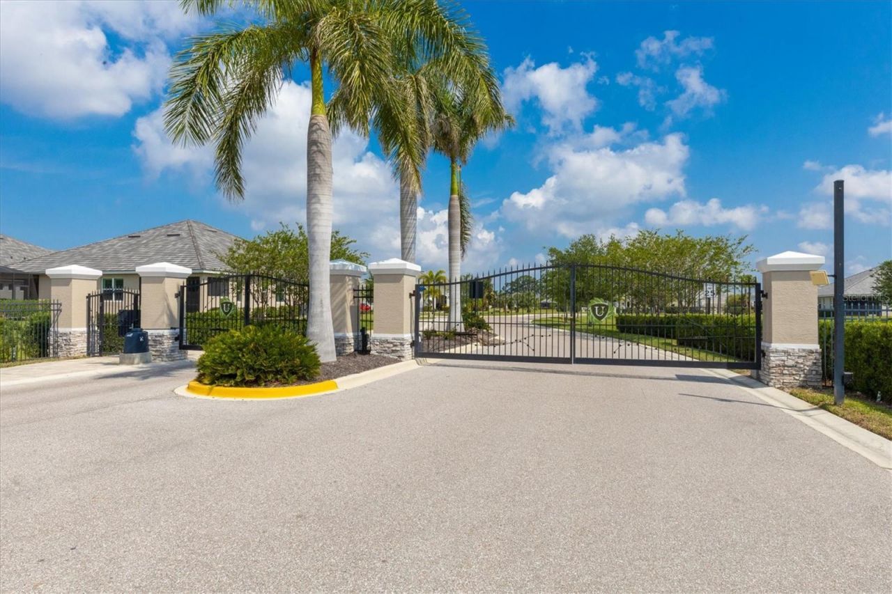 2905 Trustee Avenue, Sarasota, FL 34243 Photo