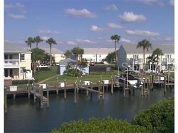 4728 BEACH DRIVE SE, Unit B, ST PETERSBURG, FL 33705