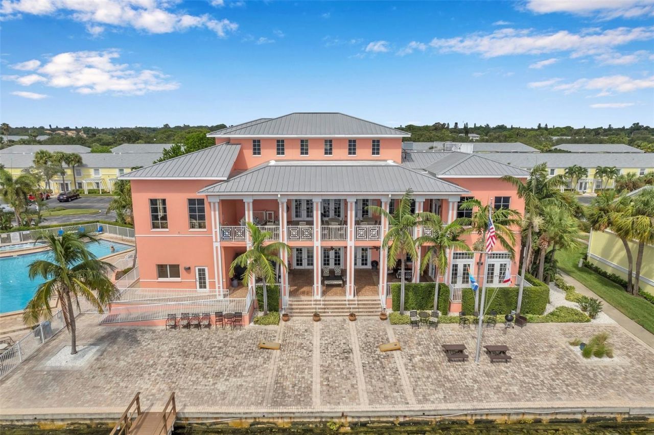 4728 Beach Drive Se, Unit B, Saint Petersburg, FL 33705 Photo