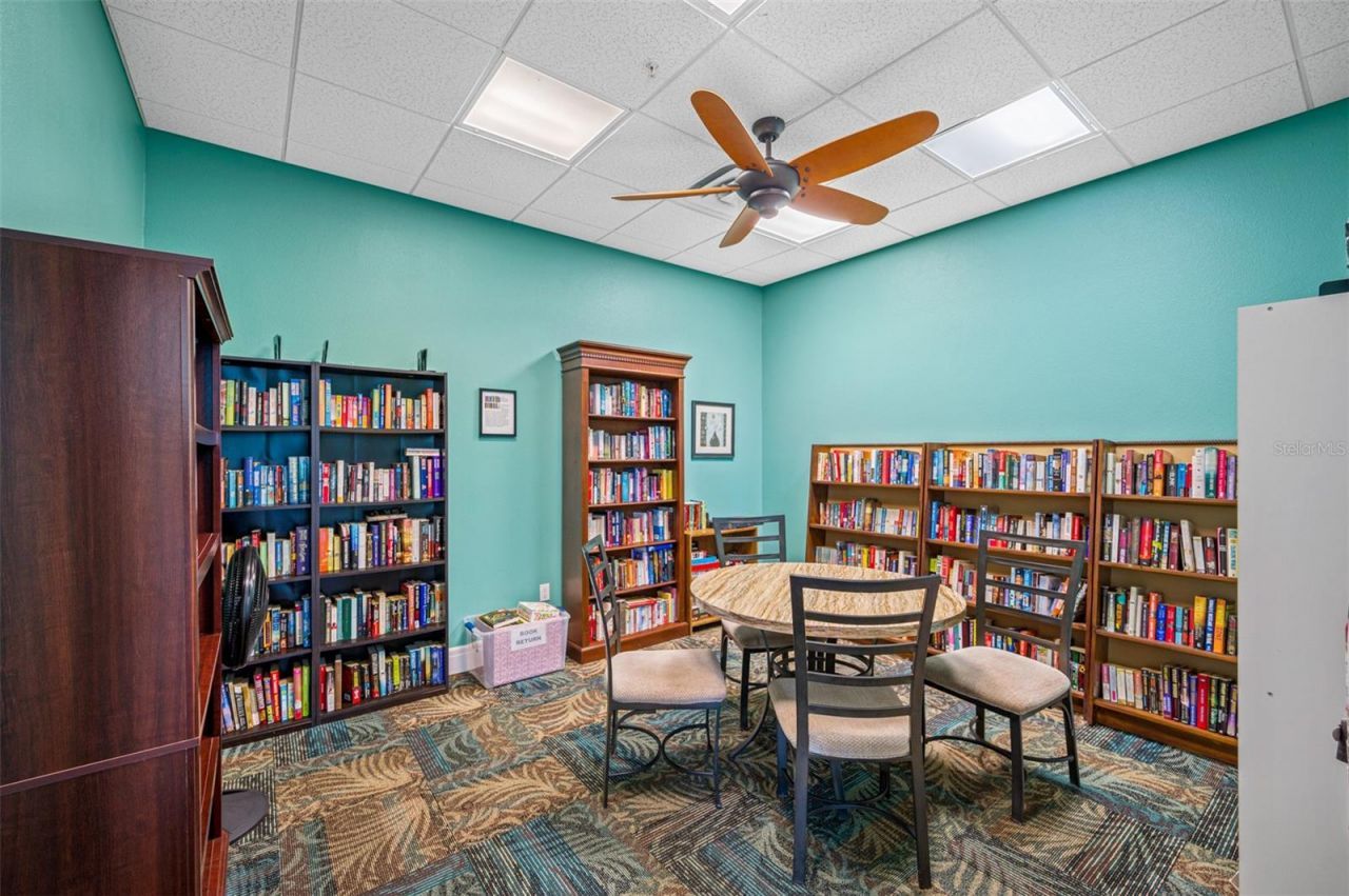 4728 Beach Drive Se, Unit B, Saint Petersburg, FL 33705 Photo