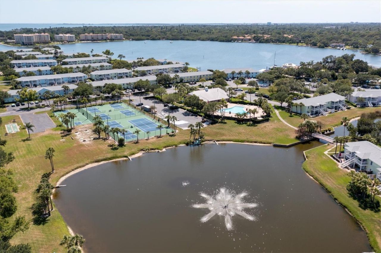 4728 Beach Drive Se, Unit B, Saint Petersburg, FL 33705 Photo