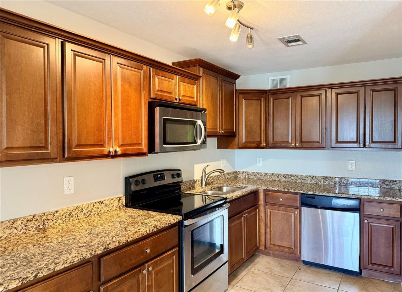 4728 Beach Drive Se, Unit B, Saint Petersburg, FL 33705 Photo
