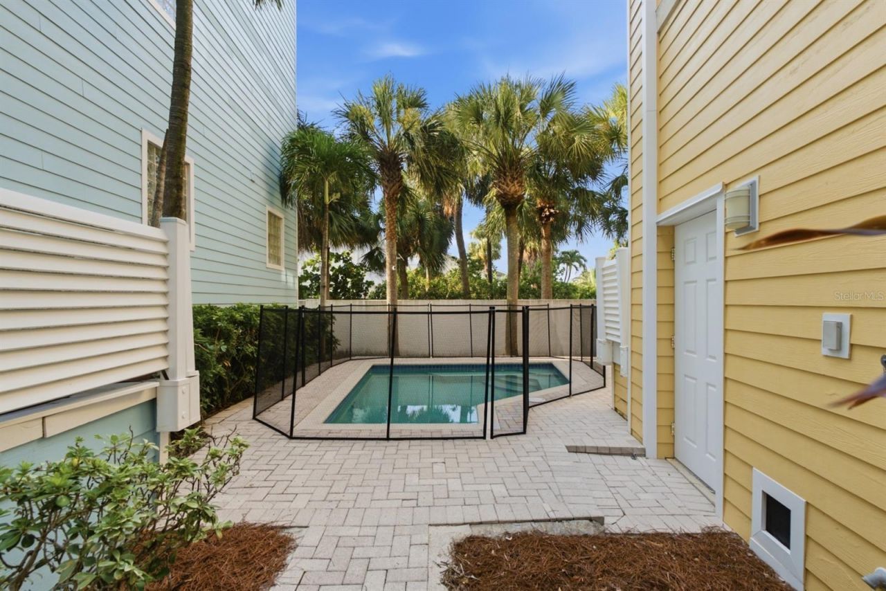 2718 Gulf Boulevard, Unit 2, Indian Rocks Beach, FL 33785 Photo