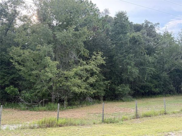 NE 32 PLACE , HIGH SPRINGS, FL 32643