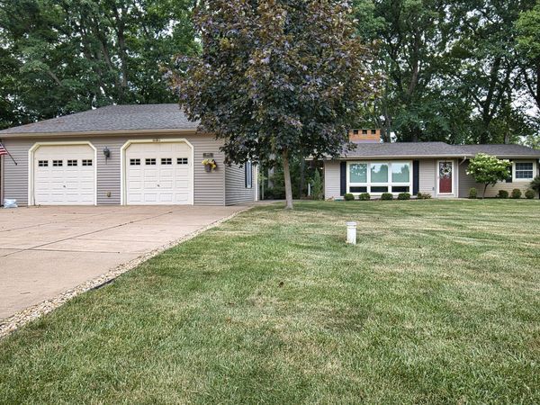 8683 Club House Drive, Brighton, MI 48116