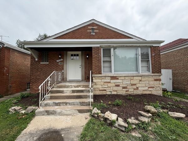 8155 S Essex Avenue , Chicago, IL 60617
