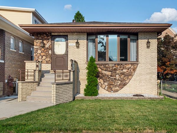 5547 S Neenah Avenue, Chicago, IL 60638