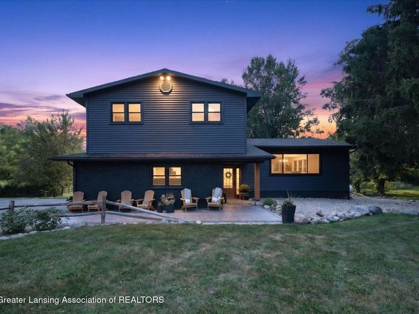 1686 S Stewart Road, Charlotte, MI 48813
