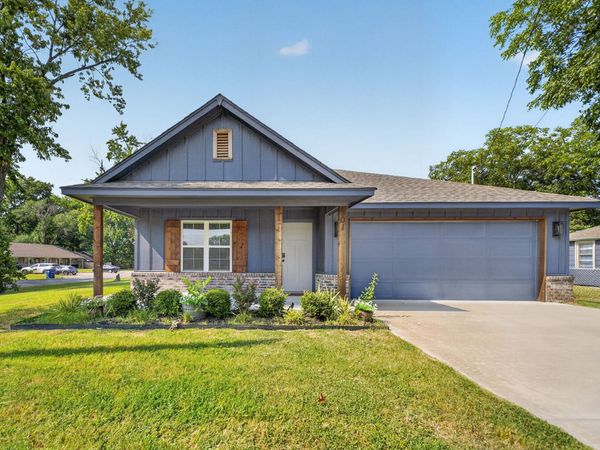 901 Park Street , Pryor, OK 74361