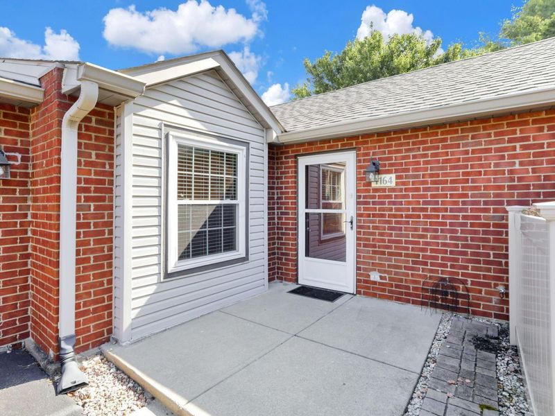 1164 Waterbury Court , Lancaster, OH 43130 Photo 2